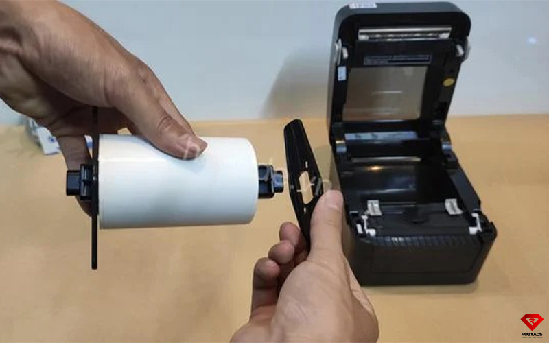 Hướng Dẫn Chi Tiết Cách Lắp Giấy In Tem Nhãn Vào Máy