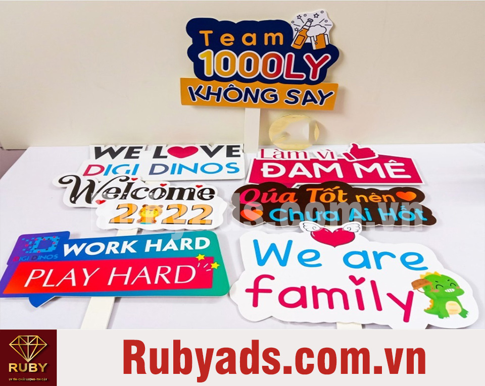 Rubyads - Dịch vụ in hashtag cầm tay uy tín tại Gò Vấp
